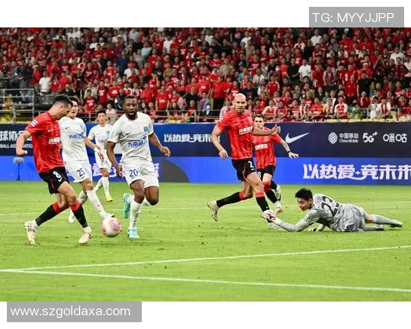 成都足球队快攻战术解析：如何在比赛中迅速反击对手的防线